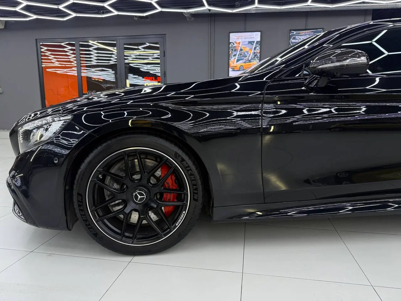 Бронирование лобового стекла Mercedes-AMG S63: защита на уровне автомобиля